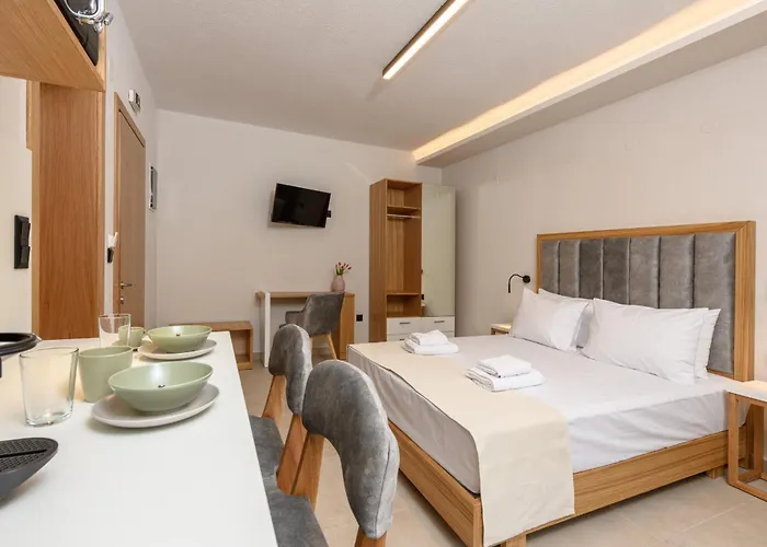 Fotini クリッシ・アモウディア